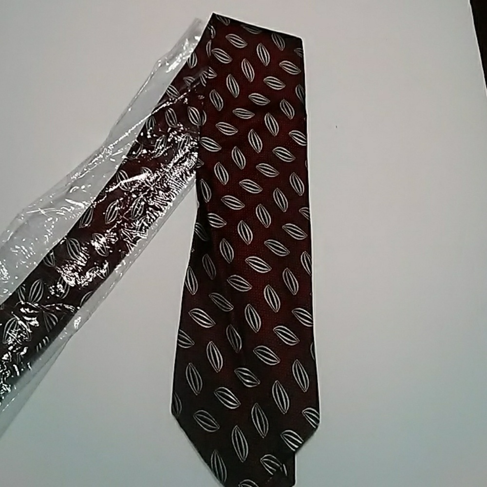 NWT Men's JoS A. Bank Tie